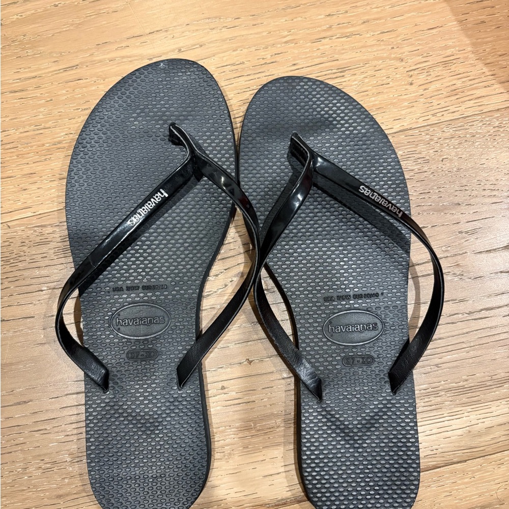 Havaianas Slim Flip Flops in Black